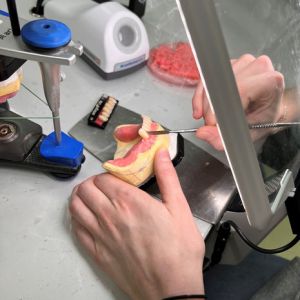 Neues Zahntechnik-Labor am Berufsschulzentrum Westerberg eröffnet